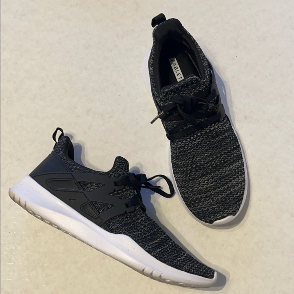 Fabletics size 8 shoes